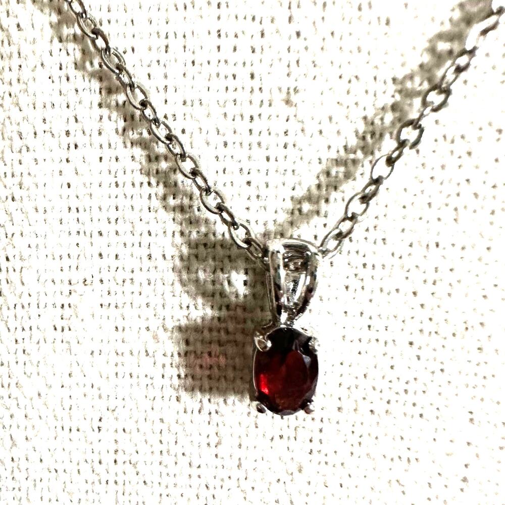 Red Small Faceted Oval Silver tone chain necklace 925 pendant 18" long READ